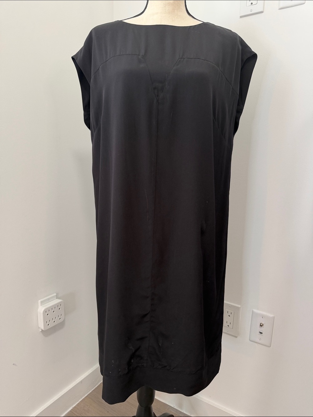 Tibi New York Black Silk Shift Midi Dress.  Sz 10